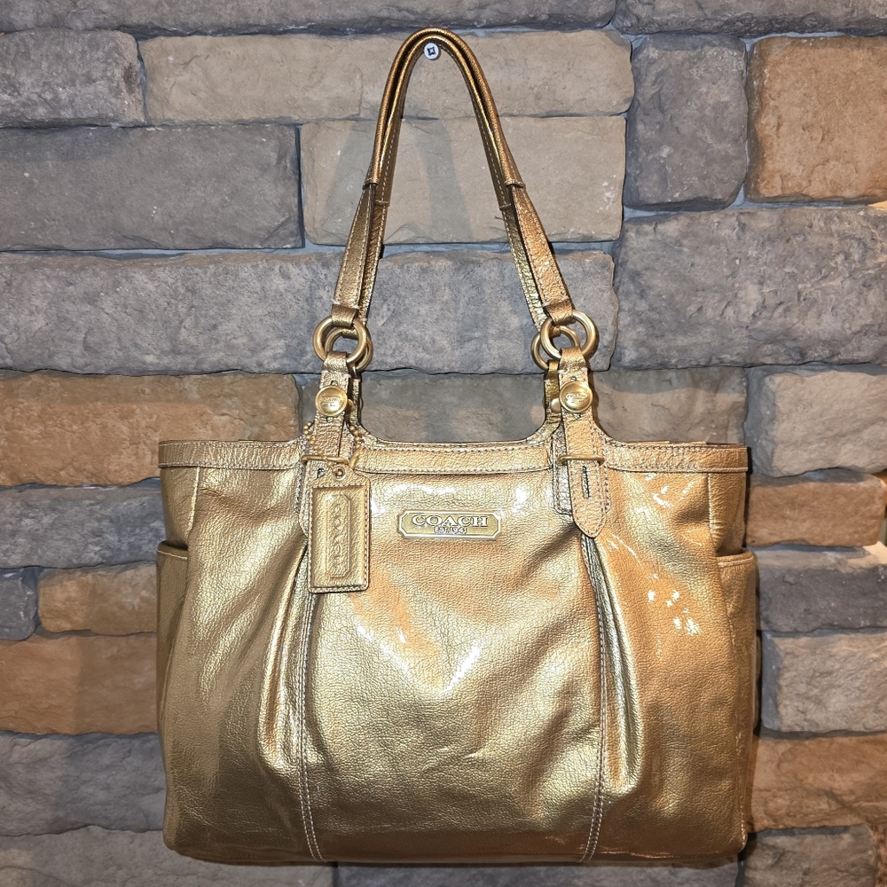 COACH F15253 Gold Patent Leather Shoulder Bag Purse Blue Interior ***